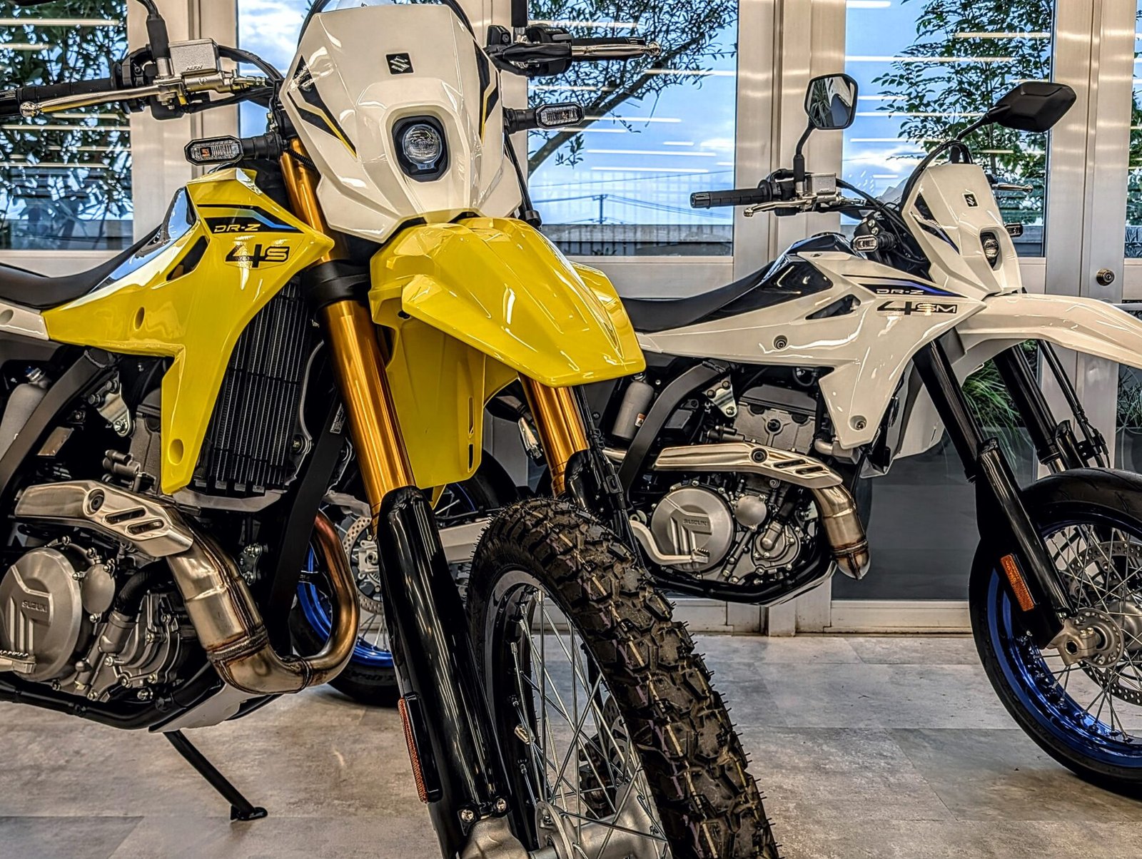 入荷】SUZUKI DR-Z400シリーズ｜バイク・自転車の購入修理ならハヤサカ