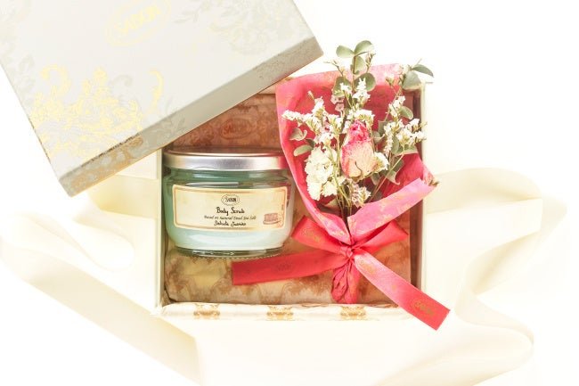 日本上陸15周年を記念。ベストセラーのスクラブとロスフラワーブーケを