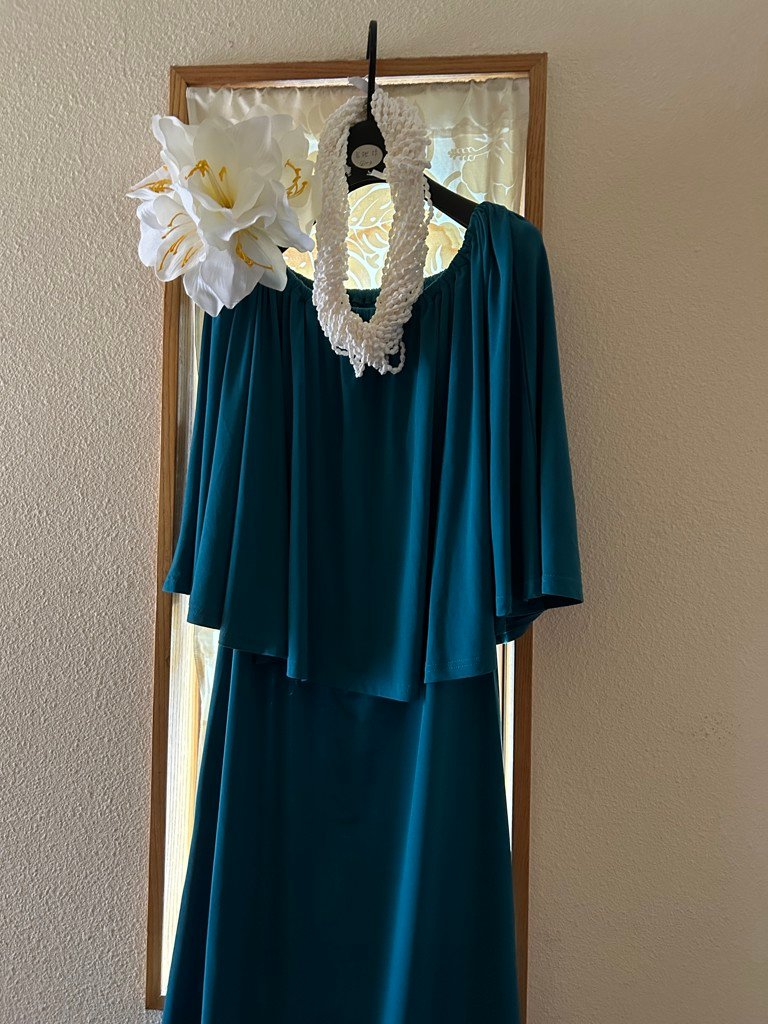 マウナロア【Maunaloa】|フラダンス衣装の専門店|ナサシェルレイ12連