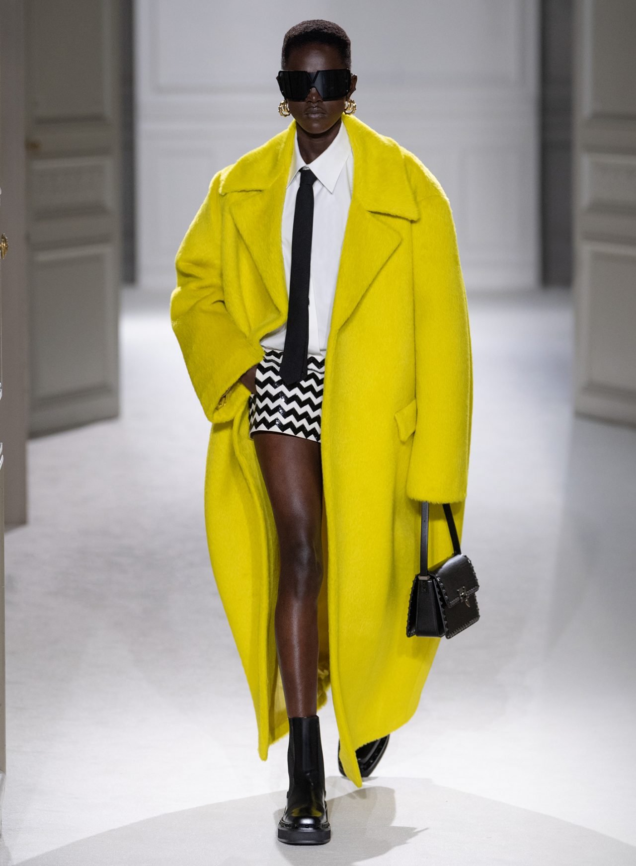 ブラックタイを自由に解釈。ヴァレンティノ 2023-24年秋冬コレクション