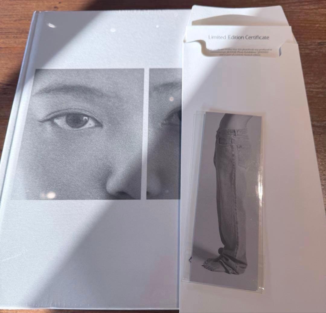 JENNIE J2NNI5 POP UP ジェニ 特典付 写真集 The <J2NNI5> JENNIE Photo Exhibition is set to take over